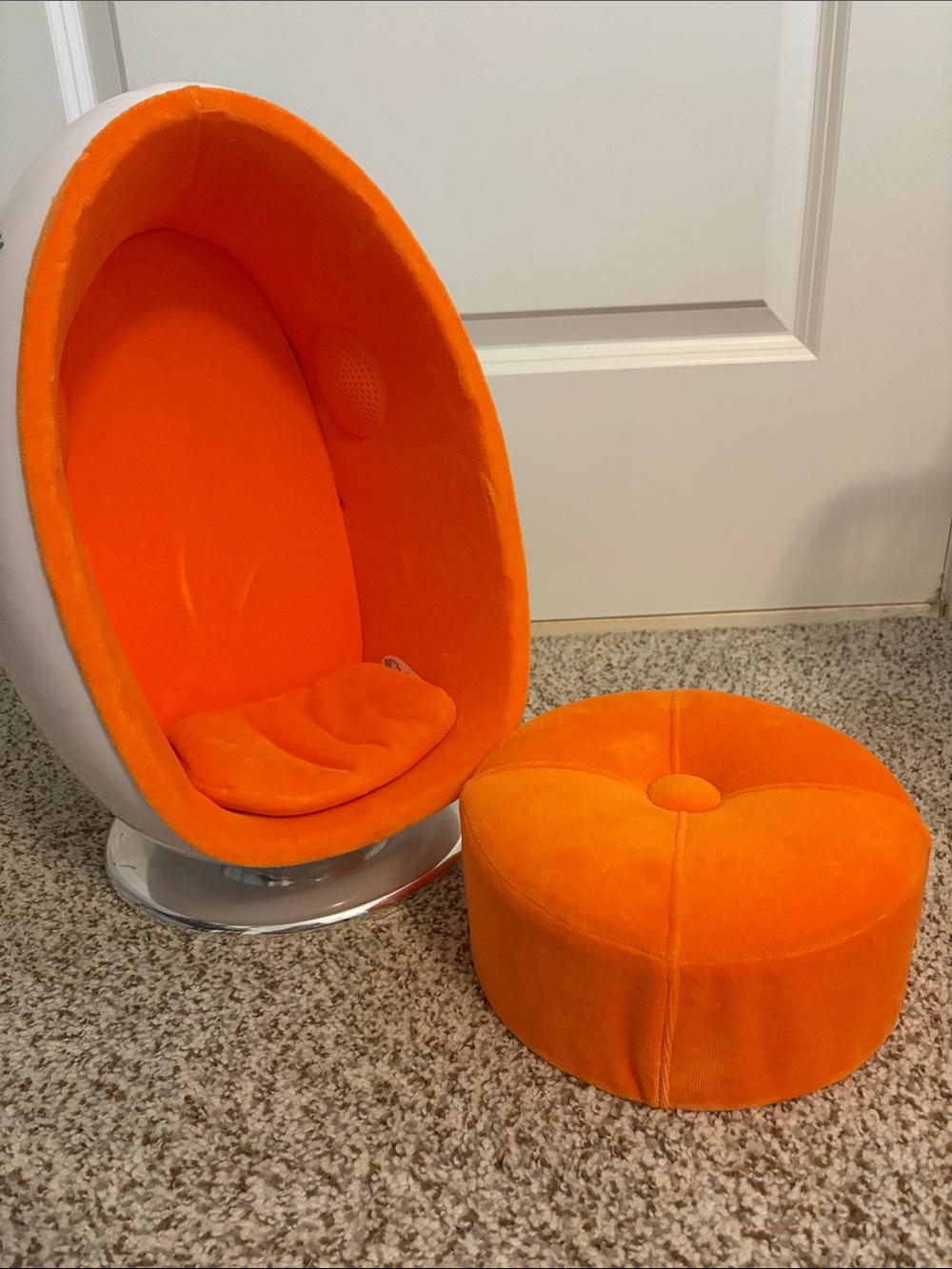 American Girl -Julie’s Retro Orange Egg Chair with Matching Ottoman